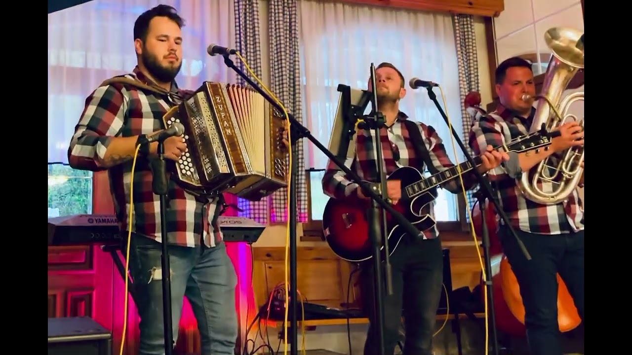 Trio Surprise- Veseli Godec