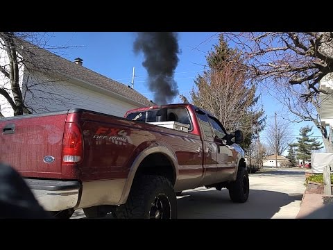 2005 Ford F350 Powerstroke 6.0 Revving - YouTube