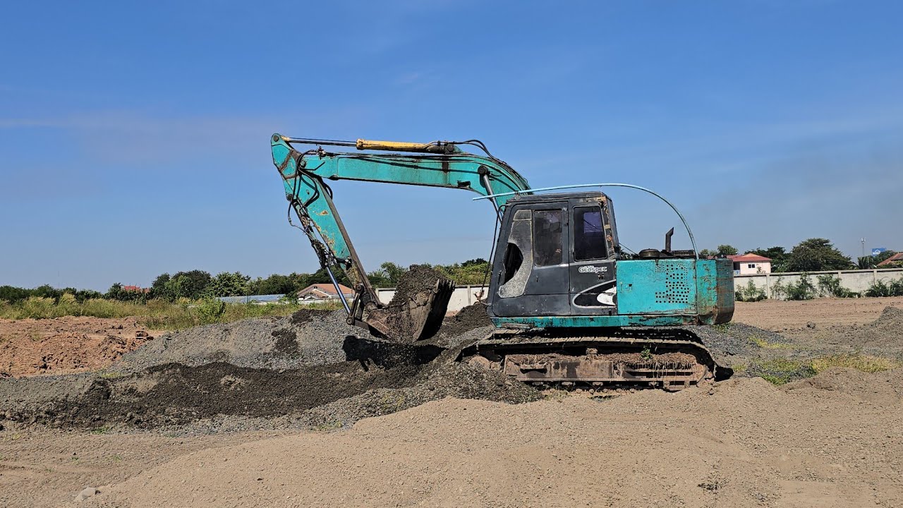 ราคา200,000 บาท KOBELCO SK045 ดูรถ สุรินทร์  0625870434 เก่ง