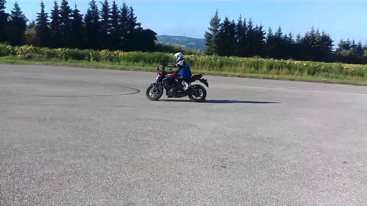 Baptiste maniabilité ER6 position pour tourner court 10/08/2016 YouTube