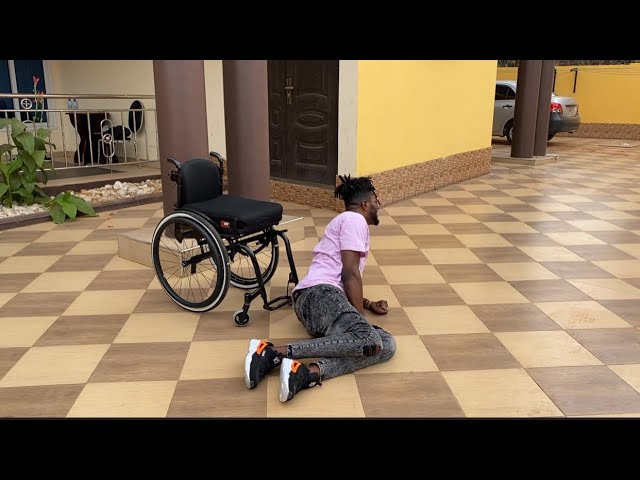 This is hard to do🤷🏼‍♂️Ogidibrown transferring from ground to the wheelchair 🦽