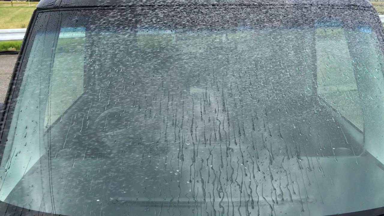雨の日の視界を守る車のウィンドウケア 車のガラス専用お手入れ用品 油膜や水垢を落とすガラスクリーナー 雨や雪 夜間でも安心なガラス撥水コーティング 車 のコーティングならハイブリッドナノガラス クルーズジャパン