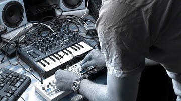 Acid House Live jam Volca Sample Volca Bass Arturia Microbrute