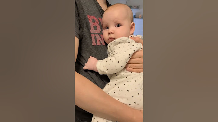 Добре у тата на ручках🥰🥰🥰 #беби #video #донька #life #shortvideo #baby #видео #шортс #подписуйся