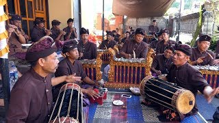 Tabuh Angklung sedih Ngulangunin