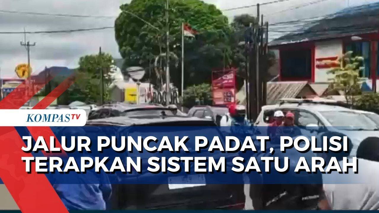 Jelang Perayaan Natal, Arus Lalu Lintas di Kawasan Puncak Bogor Padat
