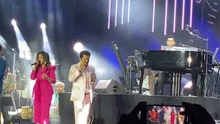 Kadhalikum pennin Udit Narayan live @dubai Ft Vijay Yesudas, Swetha Mohan Resimi