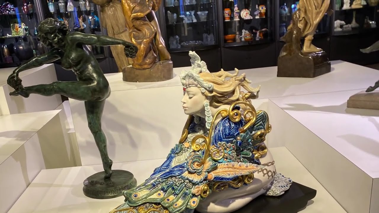 WMODA,  is a world-class collection of ceramic art & studio glass in South Florida.