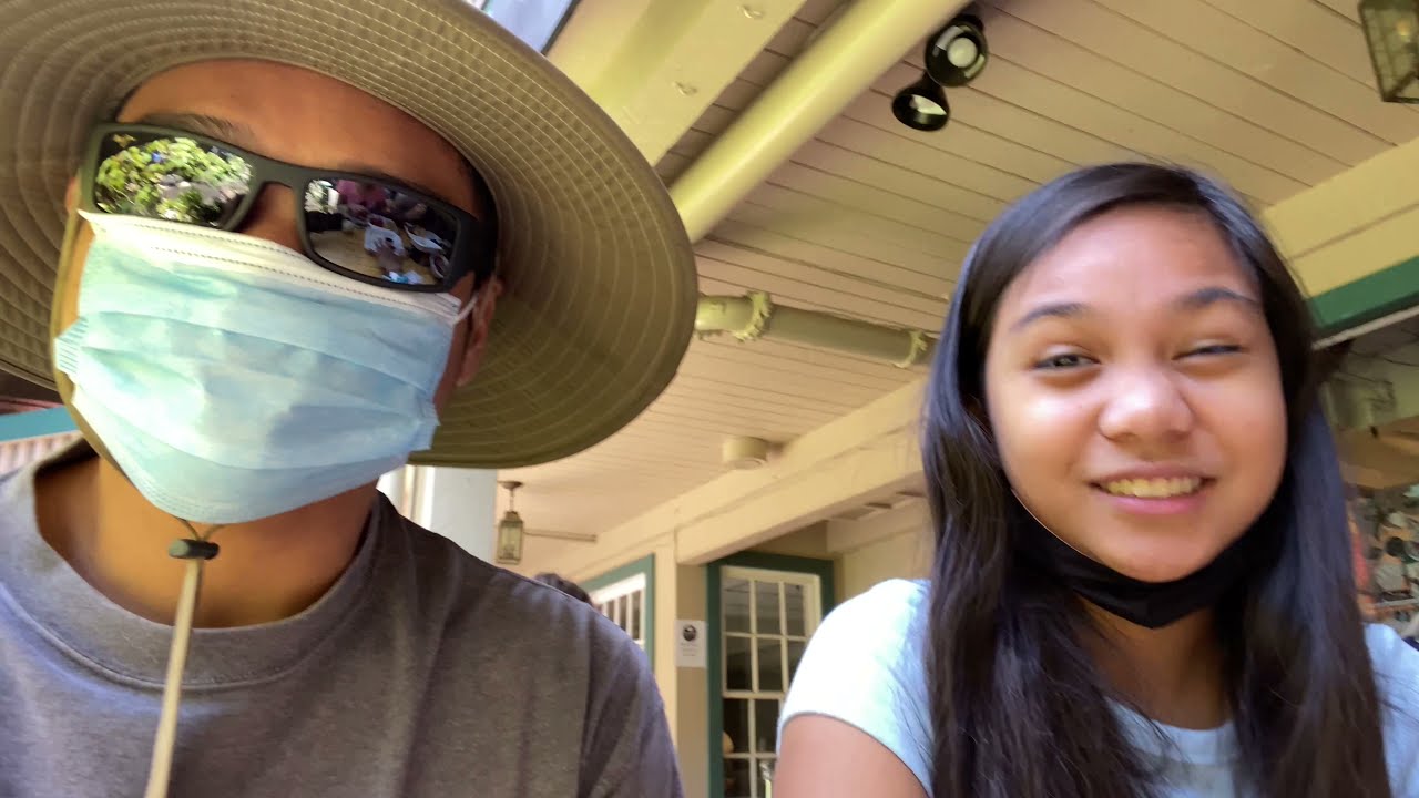 The Wharf|Lahaina|Front Street|Eating|Down The Hatch Restaurant|Review & Rating|ABC Store|Hawaii