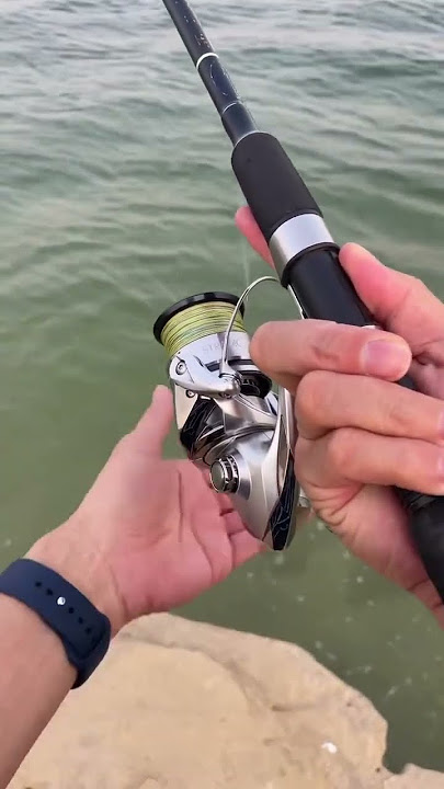 How to USE FISHING REEL