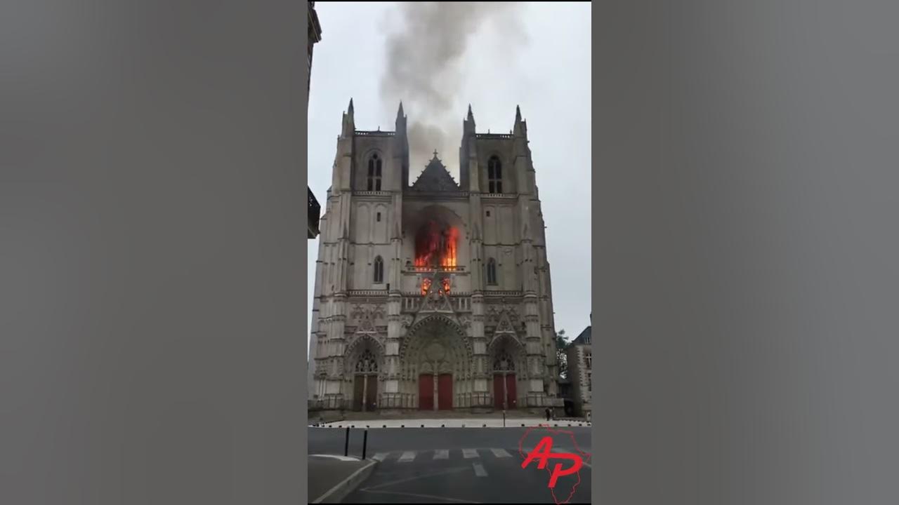 Где находится замок кинель France : un incendie en cours dans la cathédrale de Nantes - YouTube
