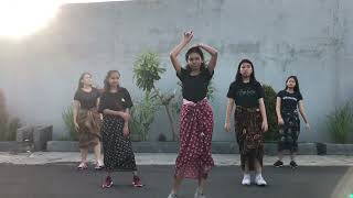 Tari Tradisional x Modern ( Lathi x Hey Mama ) XII MIPA