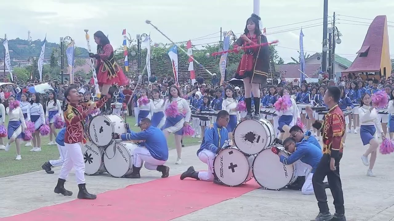 Aksi Marching Band SMANSA Gusit. Mayoretnya Keren..!