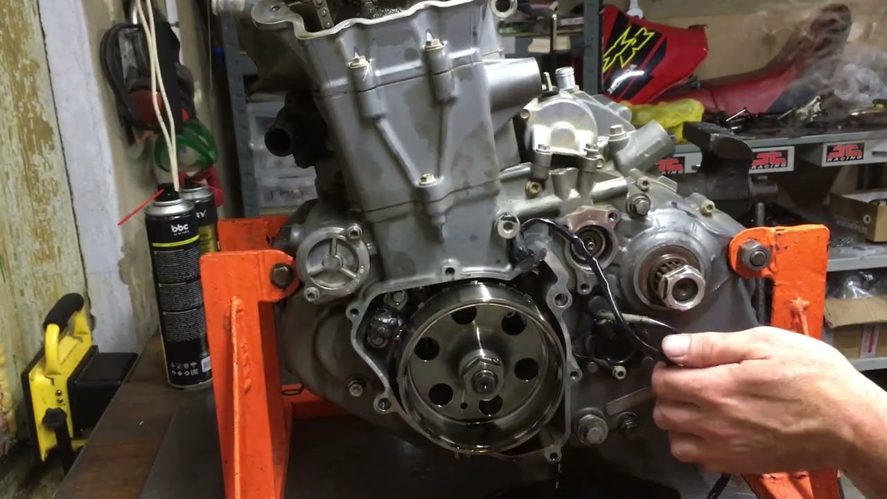 Почему заклинил KTM690 на 45000 км???