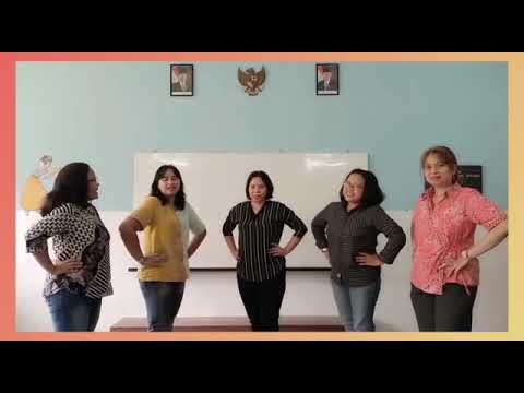 Video: Bonya menceritakan berapa banyak yang dia peroleh dari kursus senam wajah