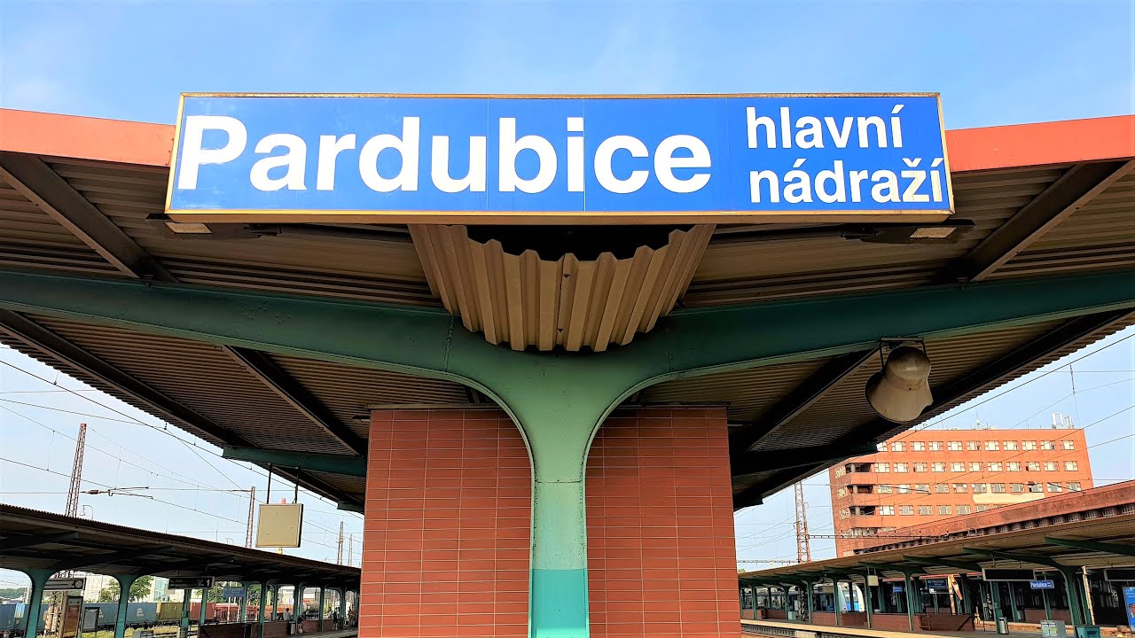 Pardubice hlavní nádraží - vlaky a hlášení