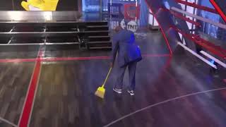 Charles Barkley Brings Out The Broom And Is In Full Sweep Mode For The Lakers-Nuggets Series