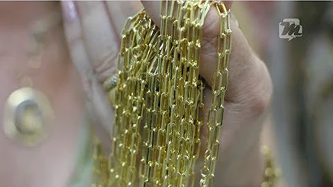 Como dar banho de ouro em semi jóias?