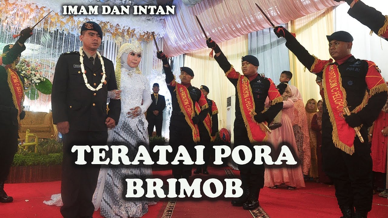Upacara Teratai Pora Korps Brimob Dalam Pernikahan Briptu Imam Darma Yudha Youtube