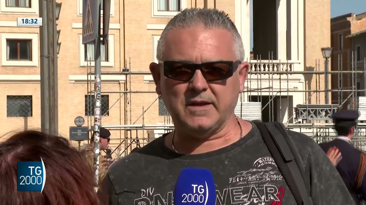 Papa Francesco, fedeli a Roma per l'ultimo saluto
