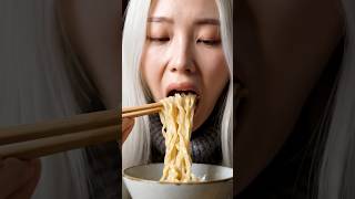 asmr eating noodles 🍝🤤#asmr#asmrsounds#eating#ytshorts#shorts#trending#mukbang #noodles