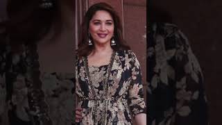 Dhak Dhak Girl Madhuri Dixit Looks Glamarous #shorts #MadhuriDixit #TheFameGame