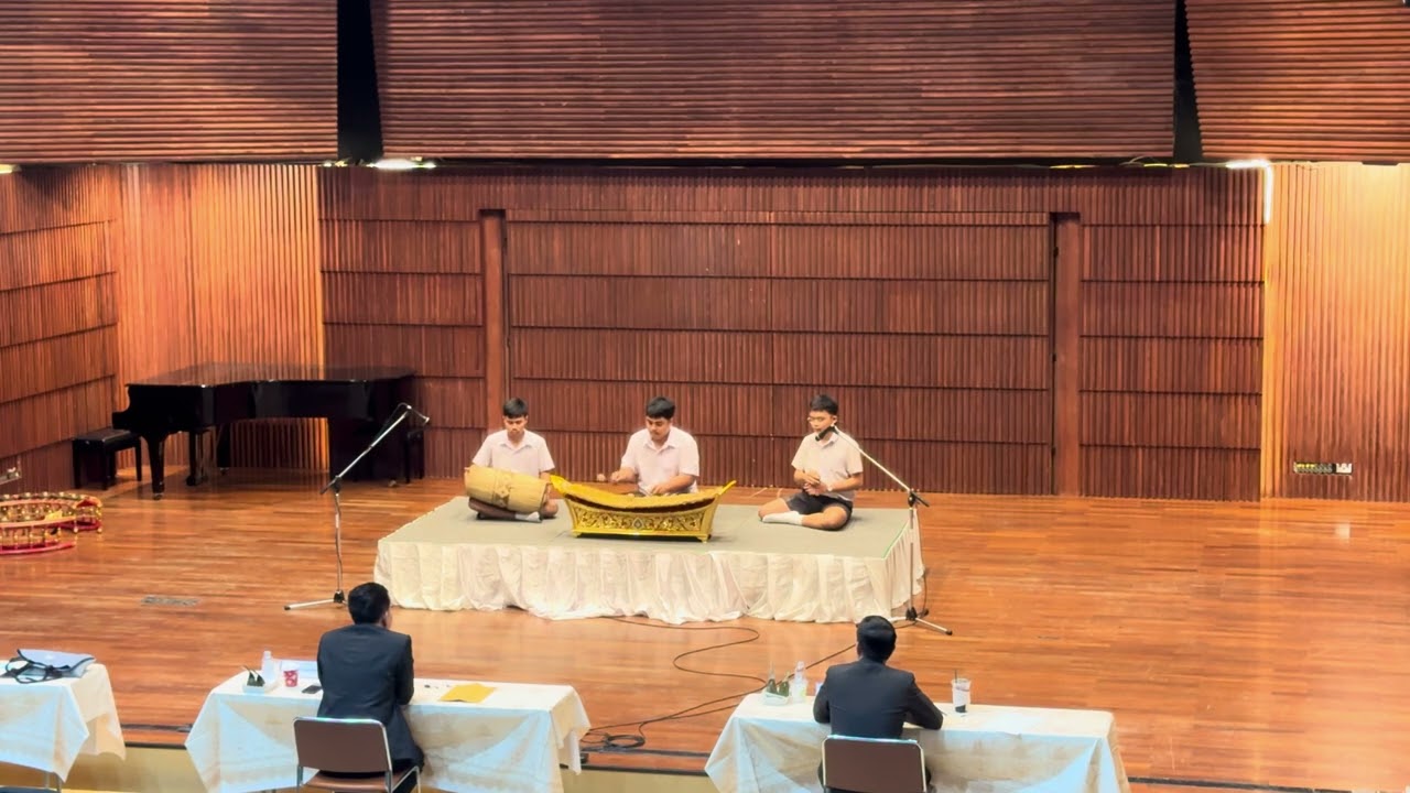 เดี่ยวระนาดทุ้ม เพลงดอกไม้ไพร 3 ชั้น โดยนายธีรภัทร เอี่ยมชื่น รางวัลชนะเลิศเหรียญทอง ลำดับที่ 1