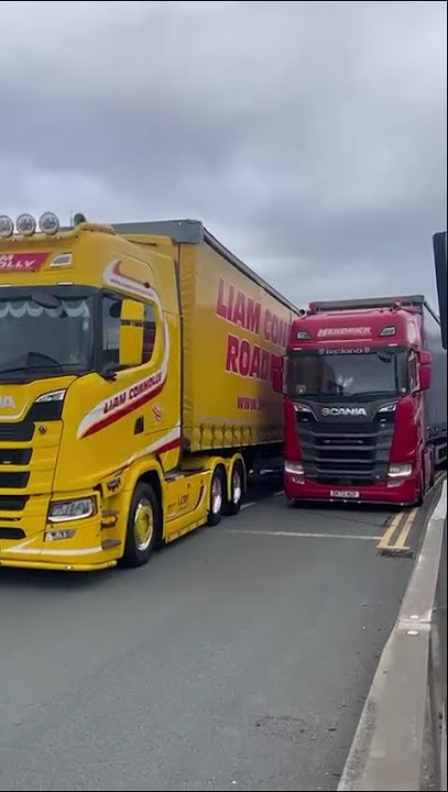 Crazy Truck Driver#truck #truckdriver #scania #shorts