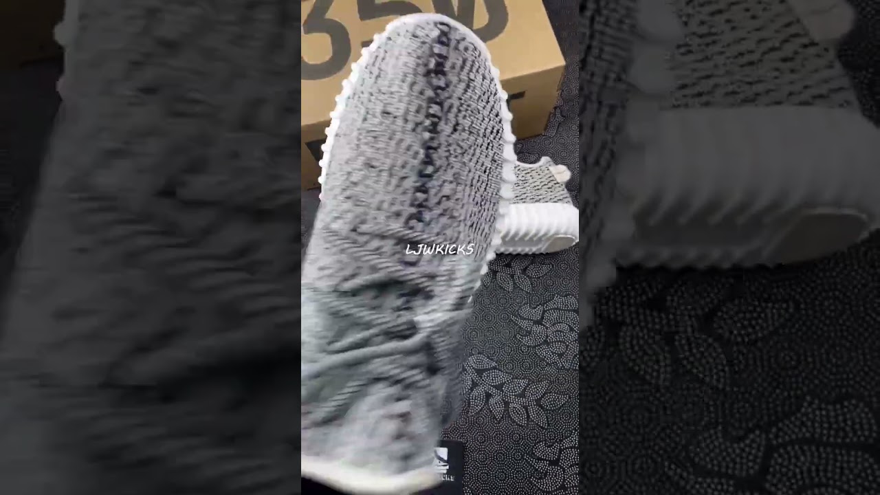 Yeezy 350 Turtledove (2022).