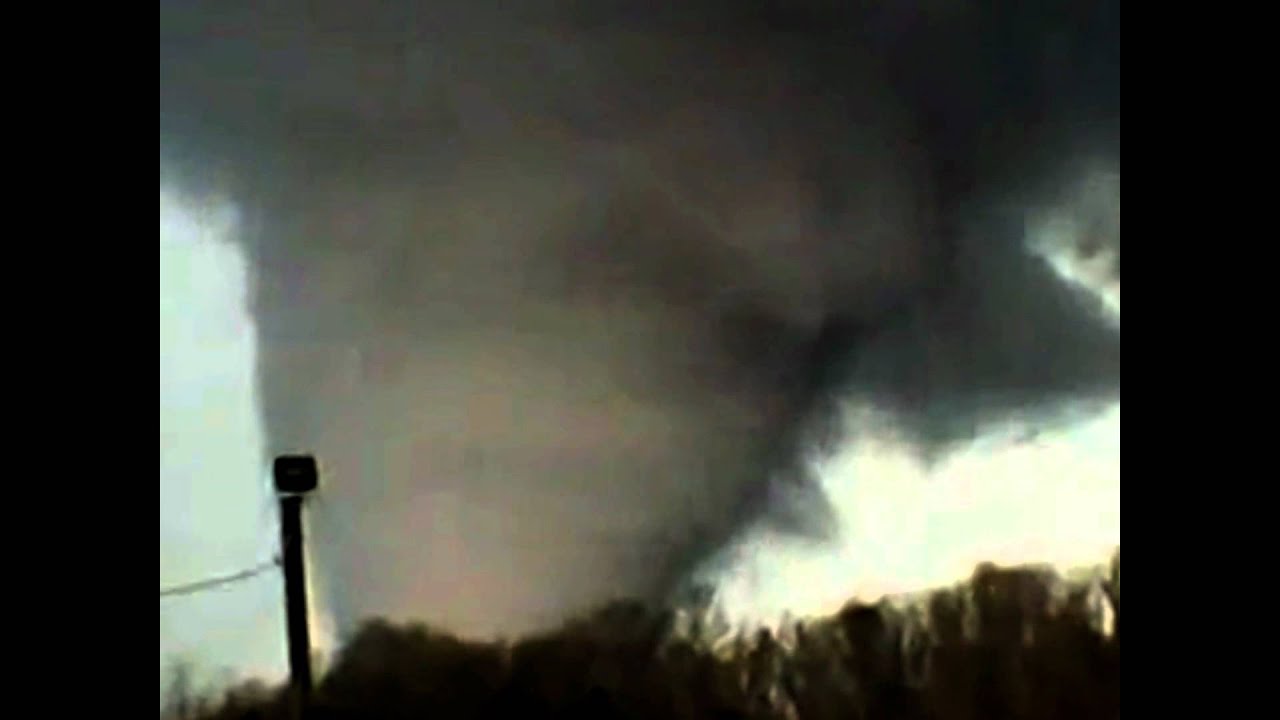 Indiana Tornado at Close Range, Pekin Ind. March 2 1012 stabilized.mp4