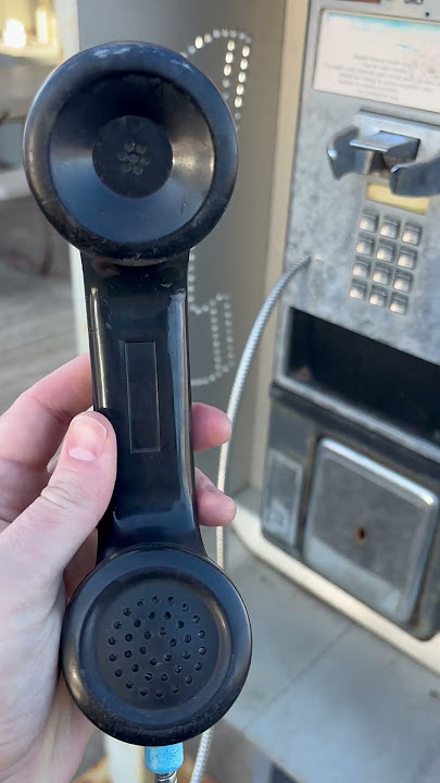 I Found a Payphone in 2025 🤯 These still EXIST!? #youtubeshorts #payphone #relic #humanity