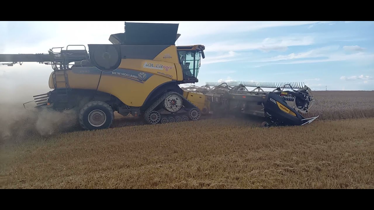 AdlerAgro_kombajn New Holland CR 9.90 z hederem firmy Macdon model FD2 o szerokości 10,5m_2