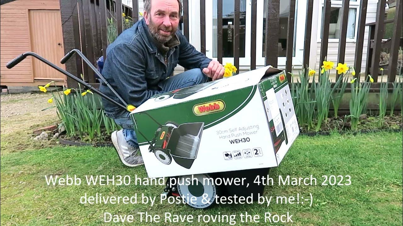 Unboxing a Webb WEH30 manual push cylinder lawnmower. How good is