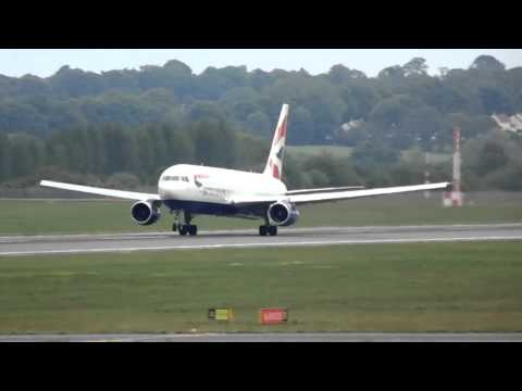 super-rolls-royce-ba-767-taking-off-edinburgh