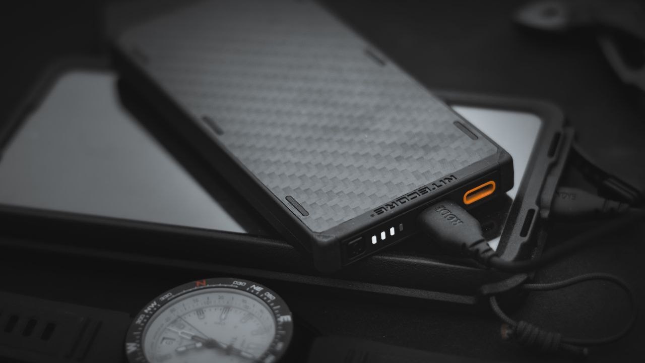 EDC павербанк Nitecore 10 000 mAh Energy Brick 3 GEN