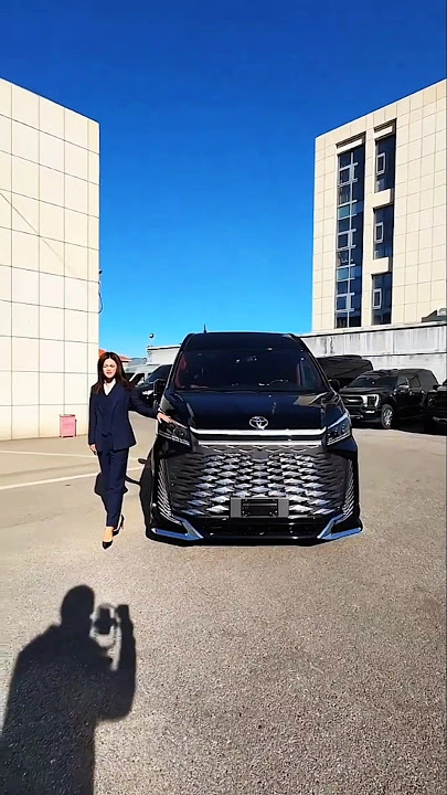 Toyota Hiace 9-Seater Business Van.