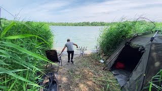 Озеро Чебені. Риболовля з ночівлею на піщаному карєрі. Чудовий берег з мальовничим пейзажем. 4K