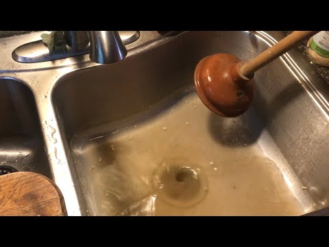 “unclogging” Kitchen Sink With A PLUNGER (try Easiest Solution First)