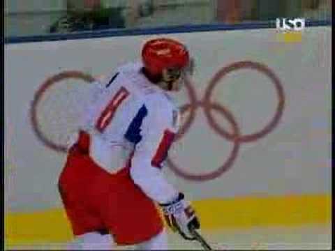 Ovechkin smokes Chelios