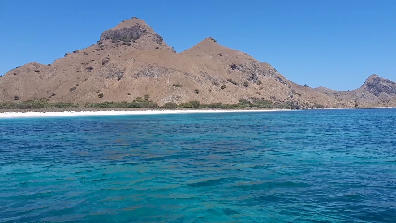 Arcipelago Di Komodo Spiaggia Rosa Long Beach