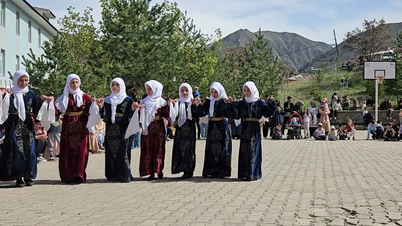 Halk Oyunları Kız Ekibi  23 Nisan 2024