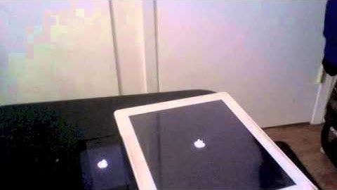 iPad 3 VS iPhone 4 Boot up Speed test