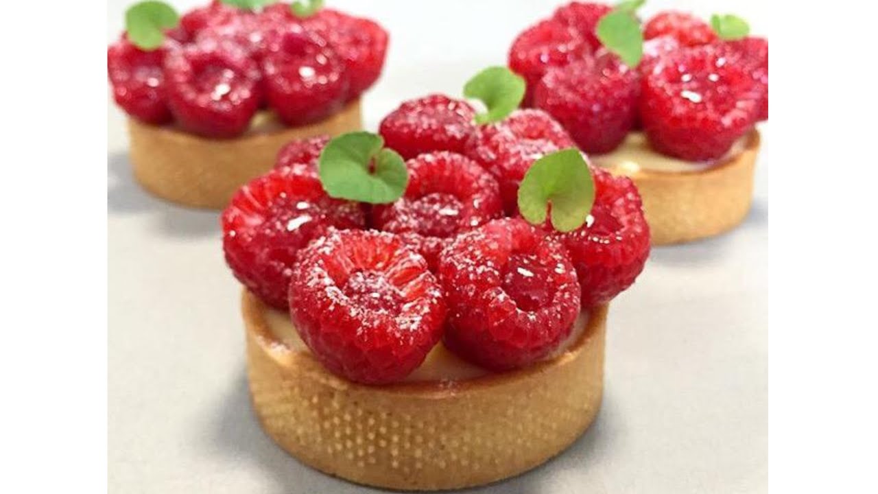 Key lime tart with raspberry |