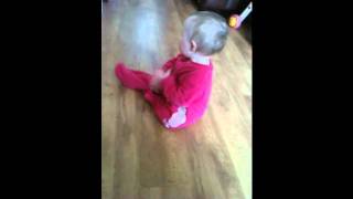 How To Sign Bath? Olivia Demonstrates Sign2Music, Babysigning Using Ni Regional Bsl Signs