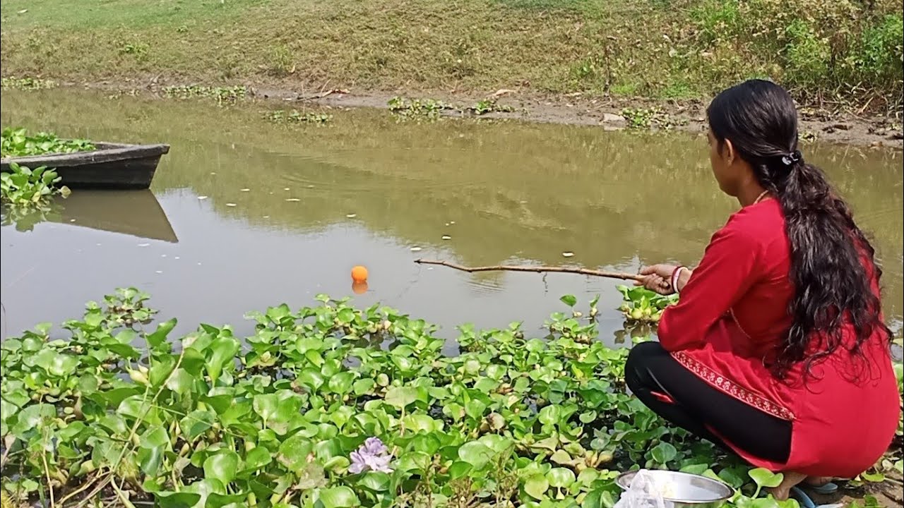 Fishing Video || Fishing girl big fish catching in Village mud || Fishing village life  