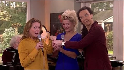 Ellen, Hanneke en Frdrique zingen een De Grote D -...