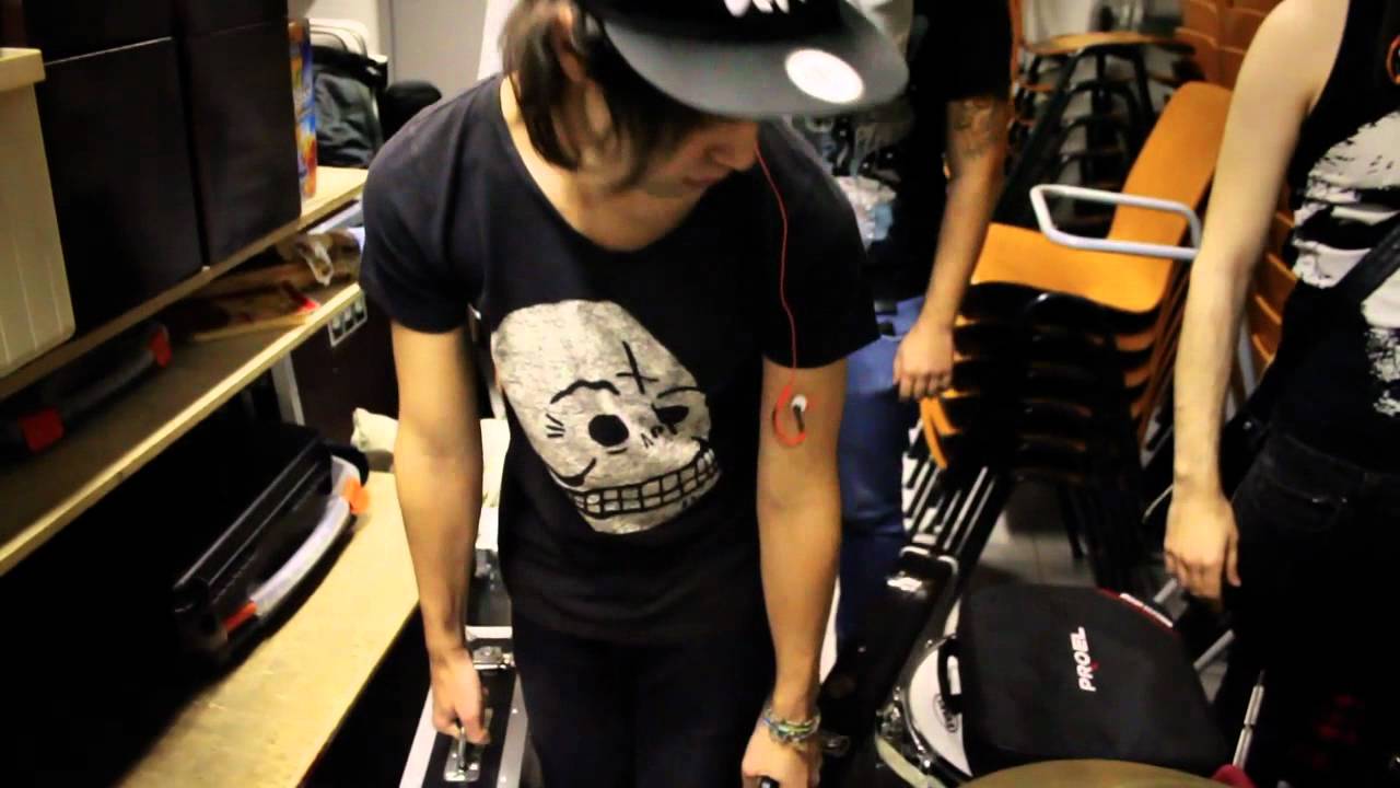 Upon This Dawning Fearless Recordsと契約 オレンジ色の爆発 Upon This Dawning Fearless Recordsと契約 オレンジ色の爆発