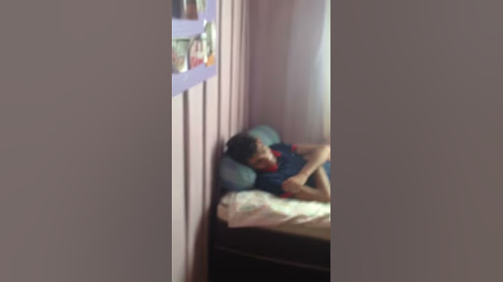 Zoando meu amigo enquanto ele estava dormindo