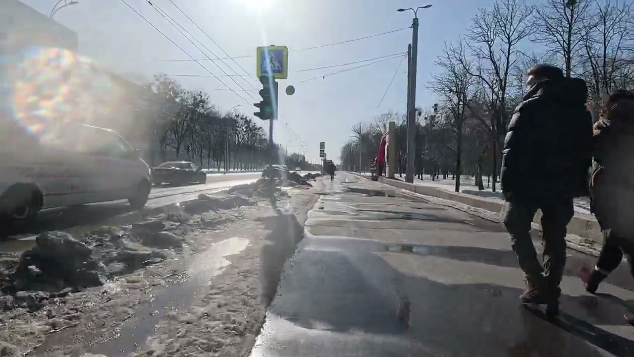 Центральный парк Харькова в первый день весны, на удивление - Есть люди!