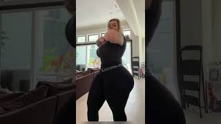 Mysticbeings: Beauty 🌸 Curves 🌸 Confidence Plus Size Fashion model Biography Body Positivity 
